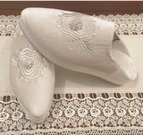 BABOUCHE FEMME EN VELOUR BLANC PERLÉE AVEC BRODERIE MAROCAINE - Panier d'Orient épicerie orientale en ligne
